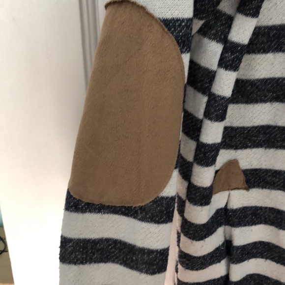 Wanna B Striped Pullover Sweater - Picture 2 of 5